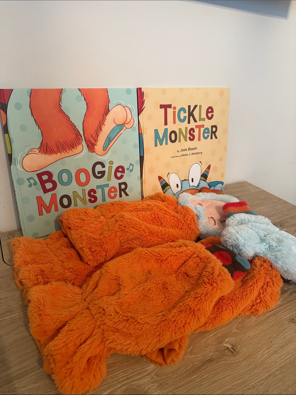 Josie Bissett Monster Book Bundle - Tickle & Boogie Monster w/ Plush Wearables